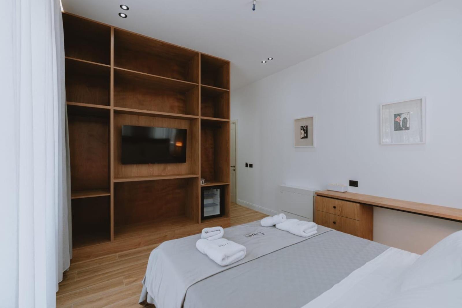 Dyrmo Hotel Berat Ngoại thất bức ảnh