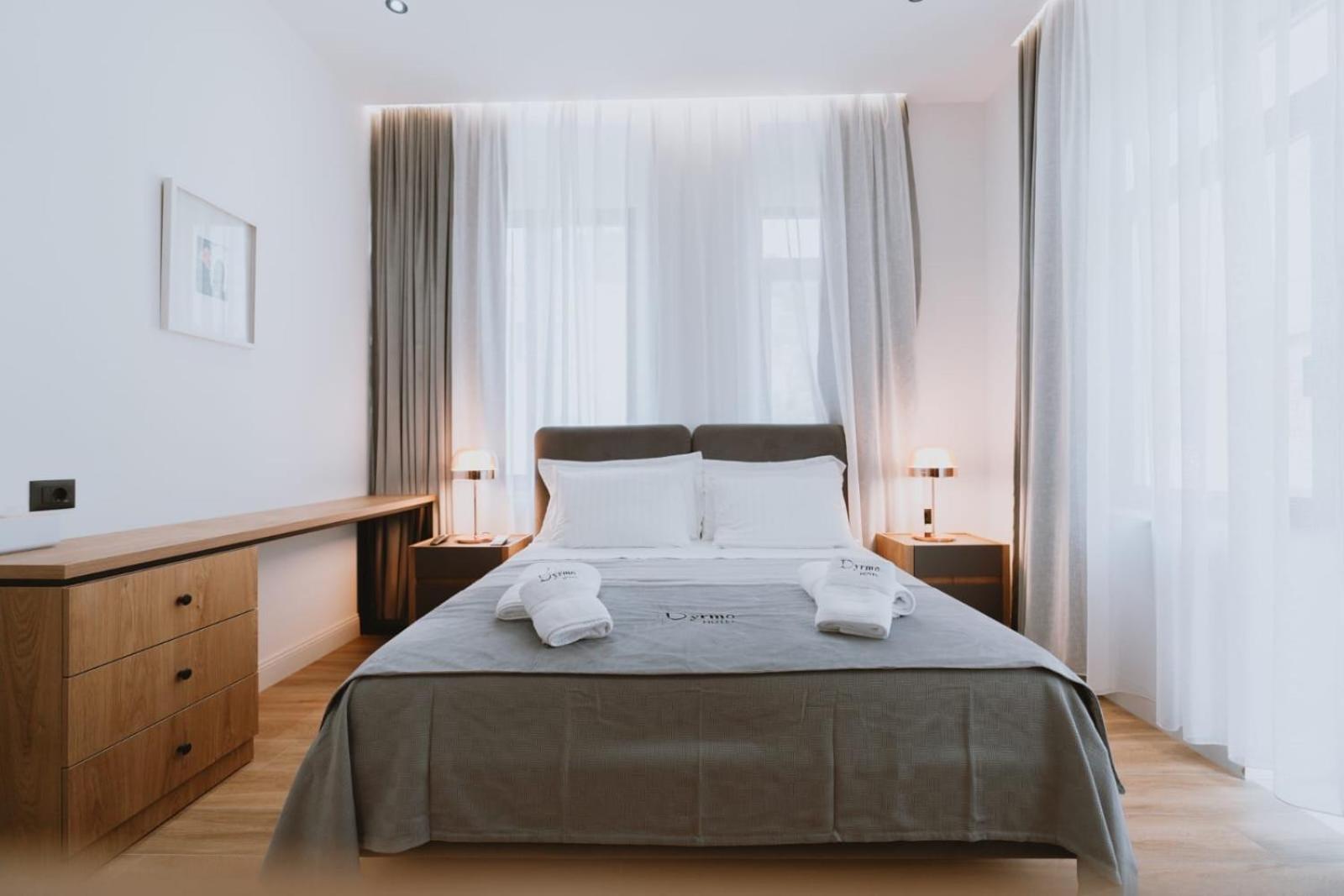 Dyrmo Hotel Berat Ngoại thất bức ảnh